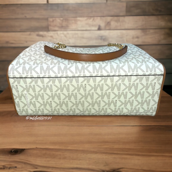 Michael Kors Susannah Large Saffiano Leather Tote + Wallet in Vanilla NWT - Picture 2 of 8